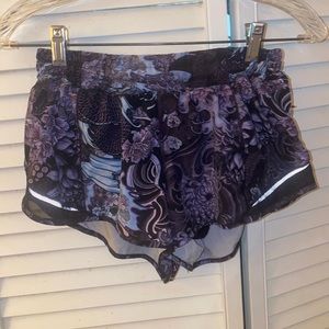 lululemon hotty hot shorts size 8